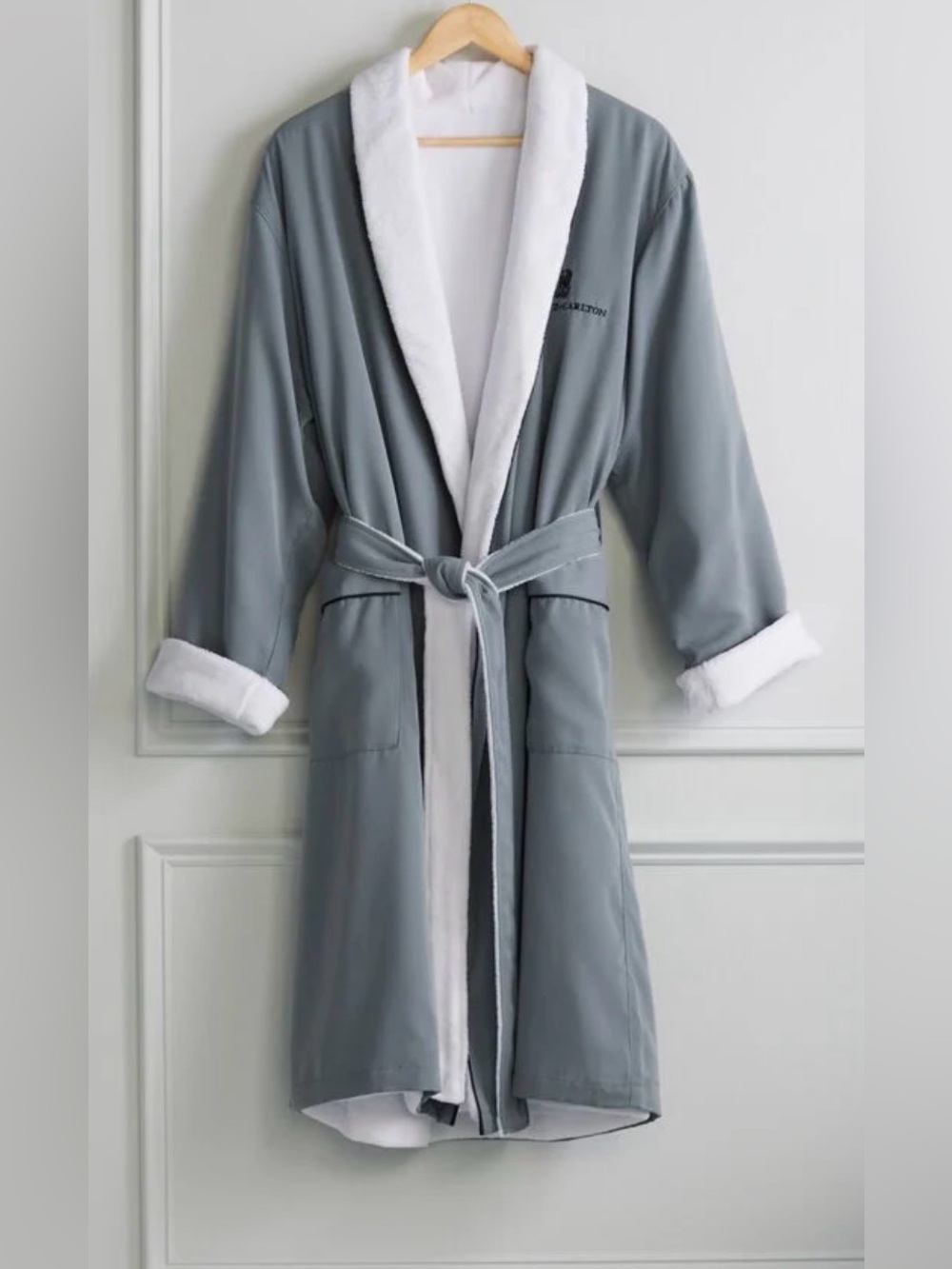THE RITZ-CARLTON Frette Microfiber Robe Grey Large NWT IN PACKAGE